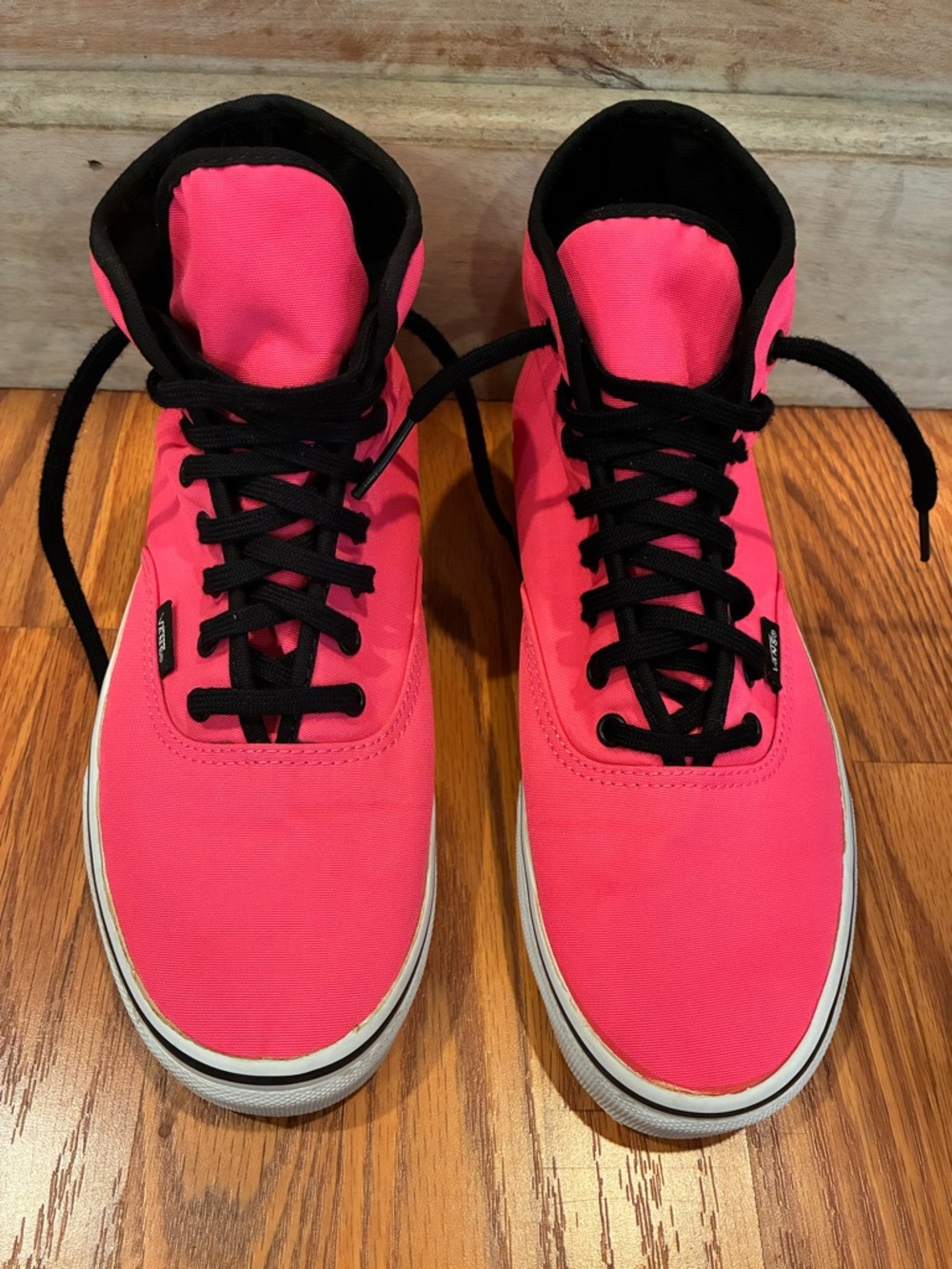 Vans Sk8-Hi Neon Pink High Top Sneakers Women 8.5 Men’s 7 Lace Up Streetwear